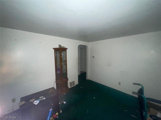 1049 Mckinley Street NE, Warren, OH 44483