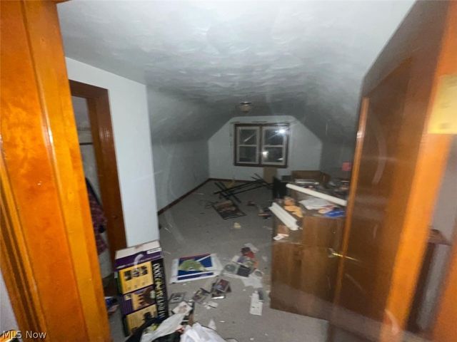 1049 Mckinley Street NE, Warren, OH 44483