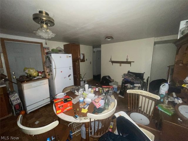 1049 Mckinley Street NE, Warren, OH 44483