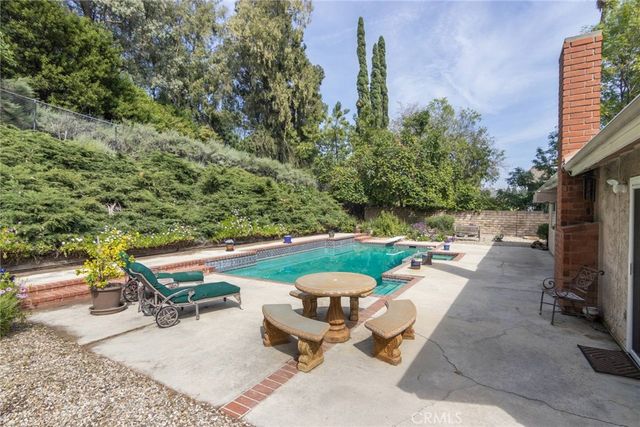 19343 Pauma Valley, Porter Ranch, CA 91326