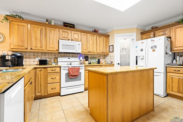 1444 Garner LN, Longview, TX 75605