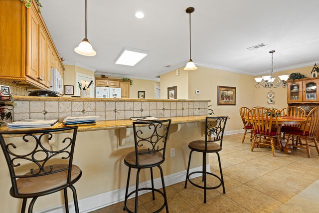 1444 Garner LN, Longview, TX 75605