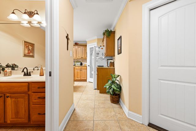 1444 Garner LN, Longview, TX 75605