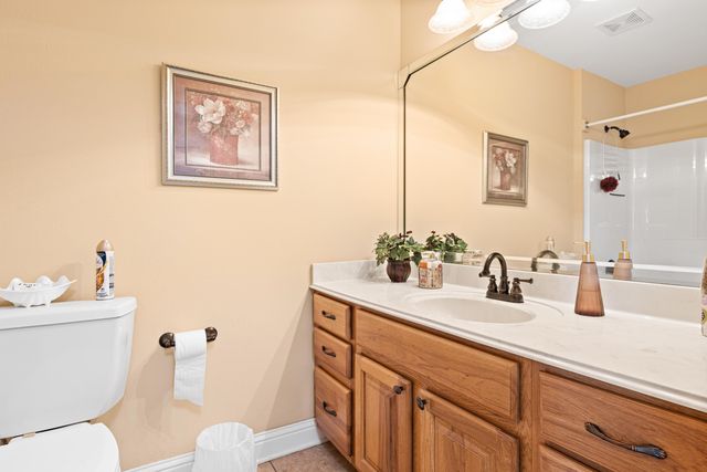 1444 Garner LN, Longview, TX 75605