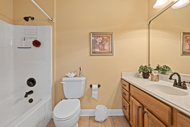 1444 Garner LN, Longview, TX 75605