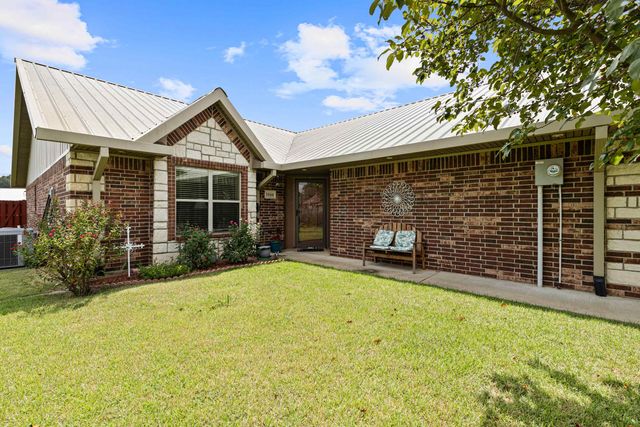 1444 Garner LN, Longview, TX 75605