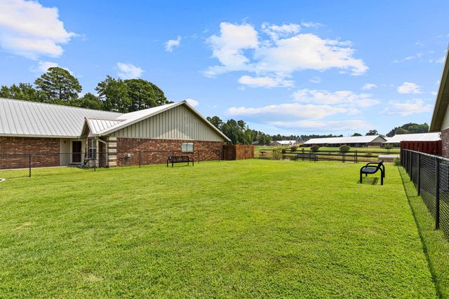 1444 Garner LN, Longview, TX 75605