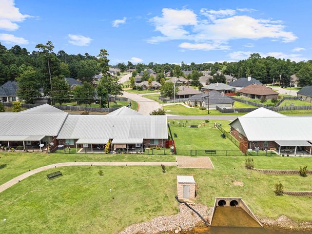 1444 Garner LN, Longview, TX 75605