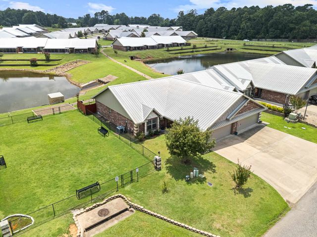 1444 Garner LN, Longview, TX 75605