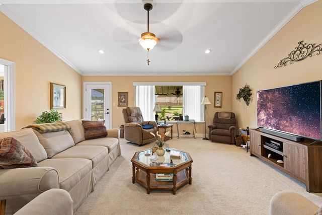 1444 Garner LN, Longview, TX 75605