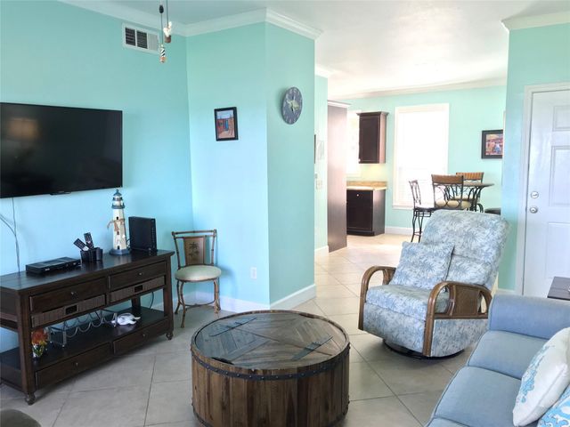 7000 Seawall Boulevard 614, Galveston, TX 77551