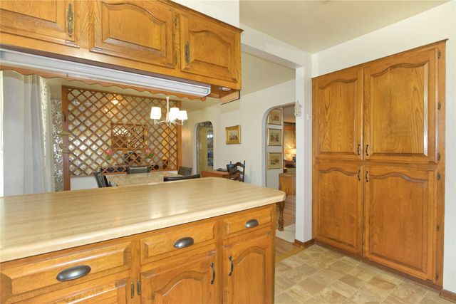 405 Meadow Drive, Gainesville, TX 76240