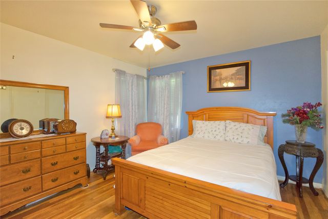 405 Meadow Drive, Gainesville, TX 76240
