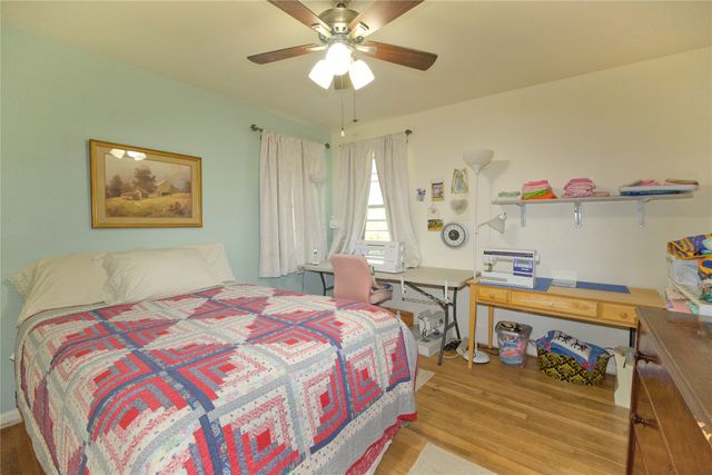 405 Meadow Drive, Gainesville, TX 76240