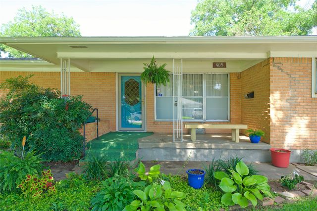 405 Meadow Drive, Gainesville, TX 76240