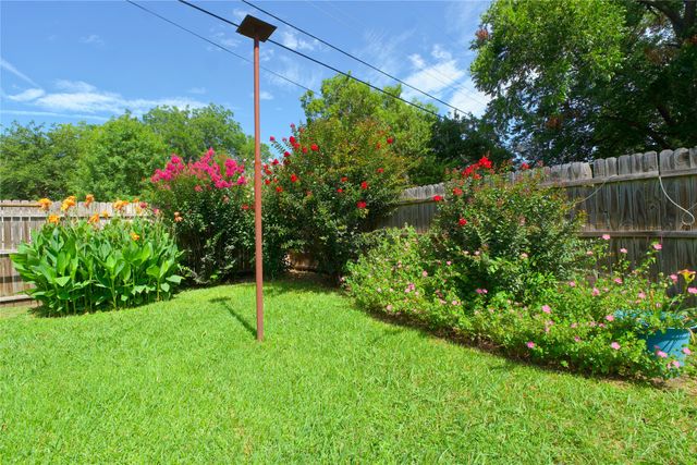 405 Meadow Drive, Gainesville, TX 76240