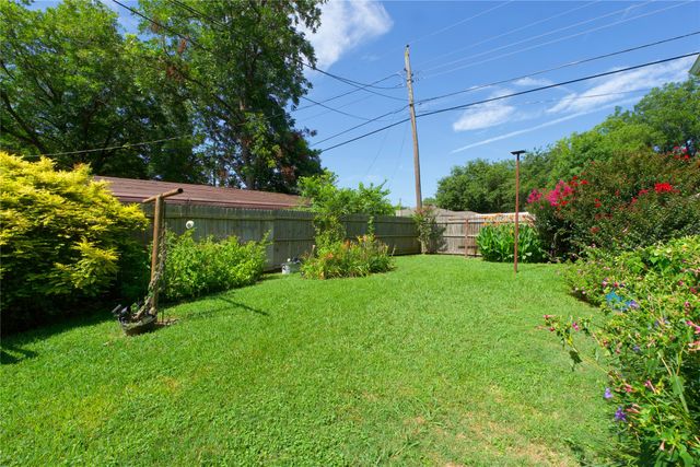 405 Meadow Drive, Gainesville, TX 76240