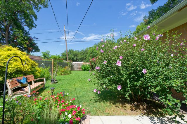 405 Meadow Drive, Gainesville, TX 76240