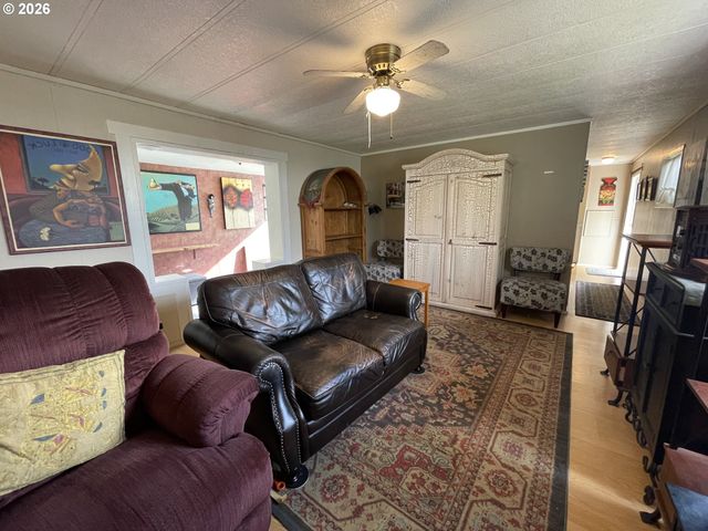 1699 27TH St 5, Florence, OR 97439