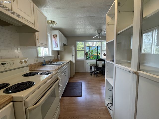 1699 27TH St 5, Florence, OR 97439