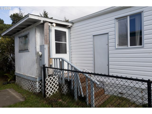 1699 27TH St 5, Florence, OR 97439