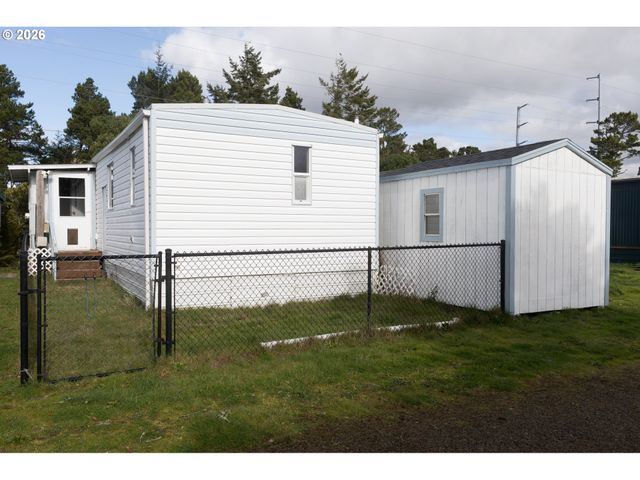 1699 27TH St 5, Florence, OR 97439