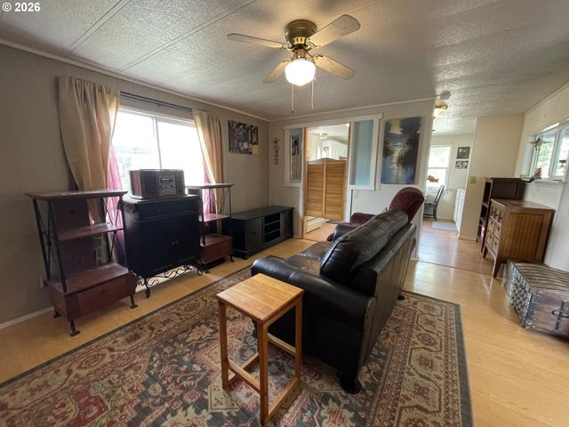 1699 27TH St 5, Florence, OR 97439