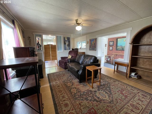 1699 27TH St 5, Florence, OR 97439