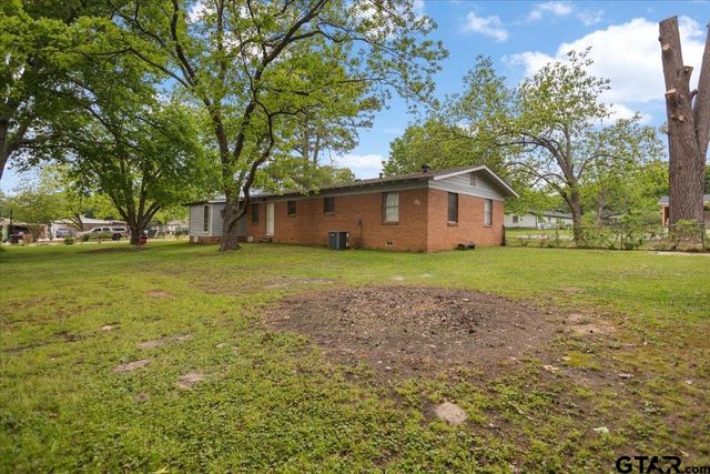 672 Diane St., Tyler, TX 75708