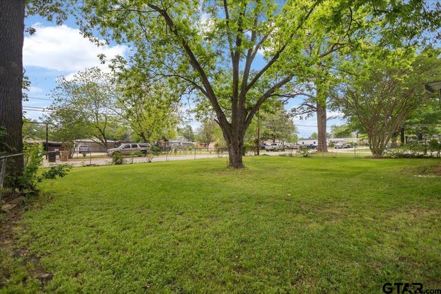 672 Diane St., Tyler, TX 75708