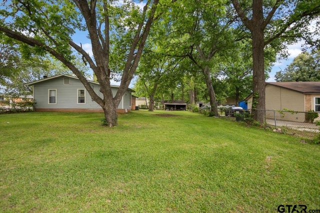 672 Diane St., Tyler, TX 75708