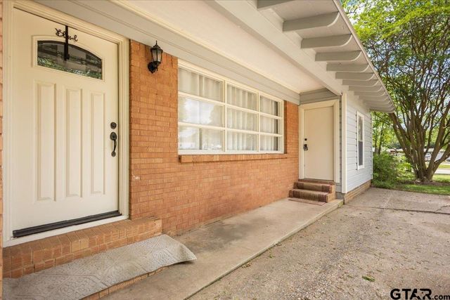 672 Diane St., Tyler, TX 75708
