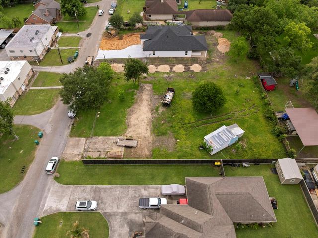 410 Spring Drive, Pasadena, TX 77504