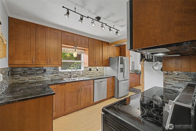 717 E Highland DR, Arlington, WA 98223