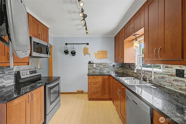 717 E Highland DR, Arlington, WA 98223