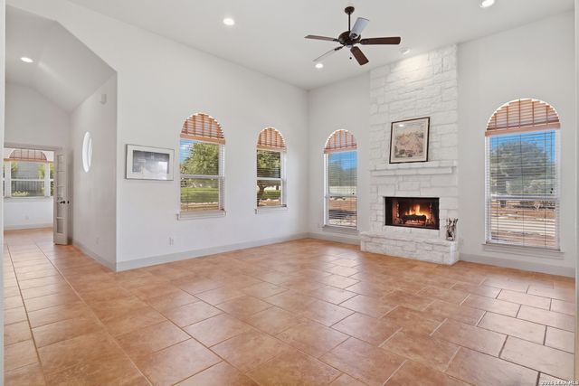 358 WHITESTONE DR, Spring Branch, TX 78070