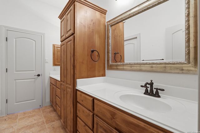 358 WHITESTONE DR, Spring Branch, TX 78070