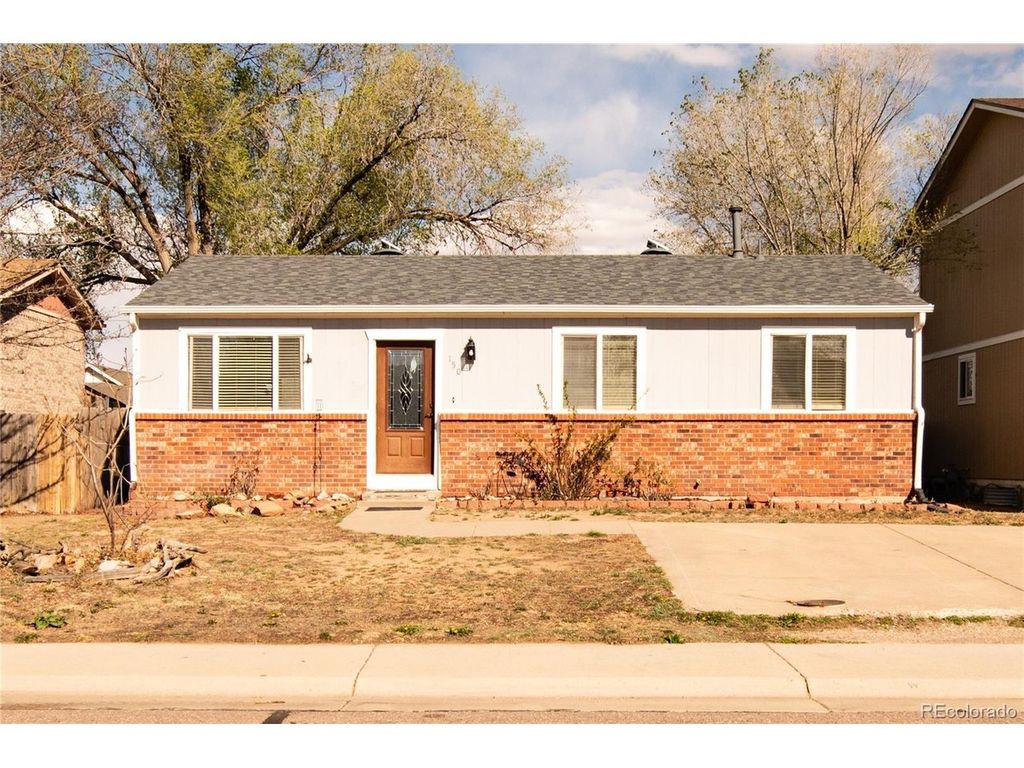 150 Birch St, Hudson, CO 80642