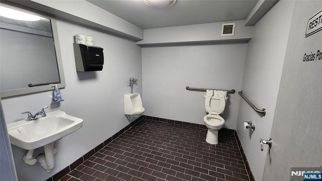 400 Route 46 2nd floor, South Hackensack, NJ 07606