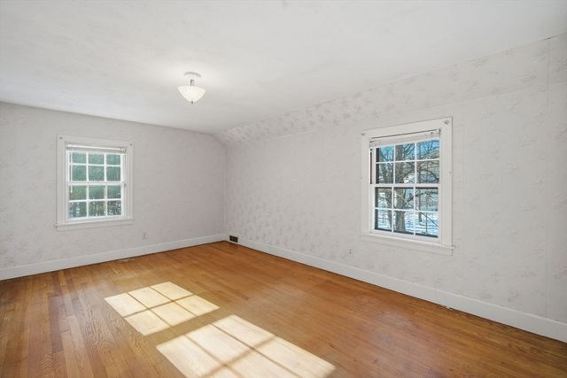 46 Puritan Cir, Springfield, MA 01119