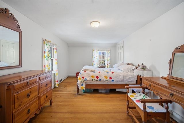 46 Puritan Cir, Springfield, MA 01119