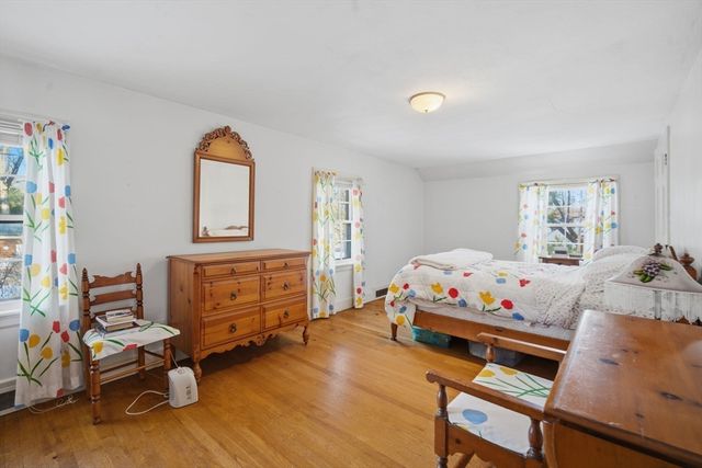 46 Puritan Cir, Springfield, MA 01119