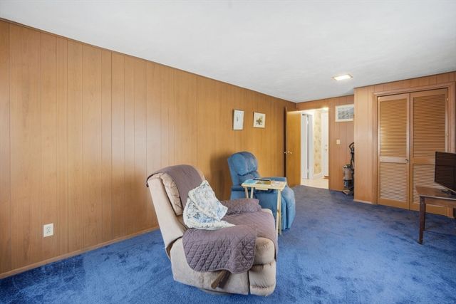 46 Puritan Cir, Springfield, MA 01119