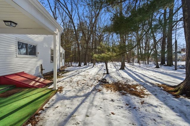 46 Puritan Cir, Springfield, MA 01119