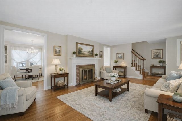 46 Puritan Cir, Springfield, MA 01119