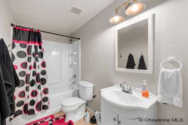 1524 JAZZ DR, Cheyenne, WY 82007