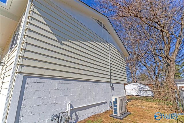 618 Greenfield Drive NW, Huntsville, AL 35811