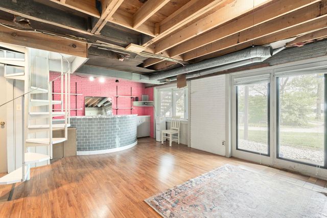 22057 CR 10 Road, Elkhart, IN 46514