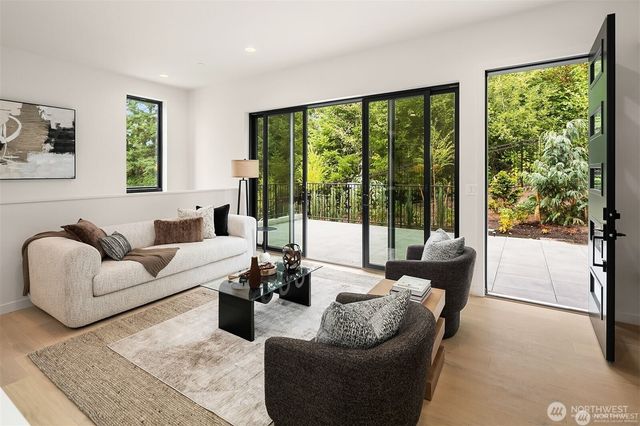 278 118th Avenue SE, Bellevue, WA 98005