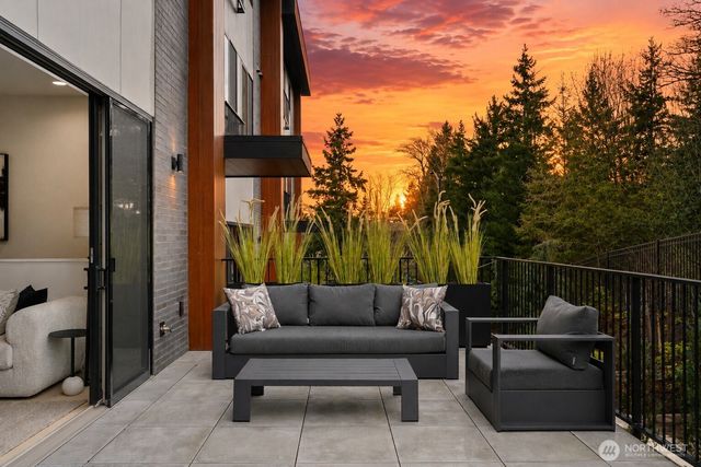 278 118th Avenue SE, Bellevue, WA 98005